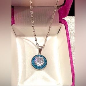PENDANT W/NECKLACE round blue outer rim w/mid stone on silver Necklace NWOT
